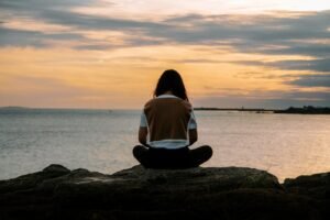 Saturday's Reflective Pause: Aquarius Moon Illuminates Shared Ideals