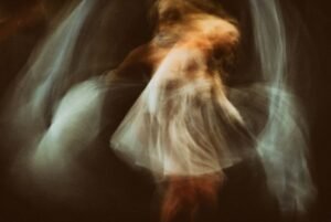 Sunday's Sway: Between Transformation and Tradition