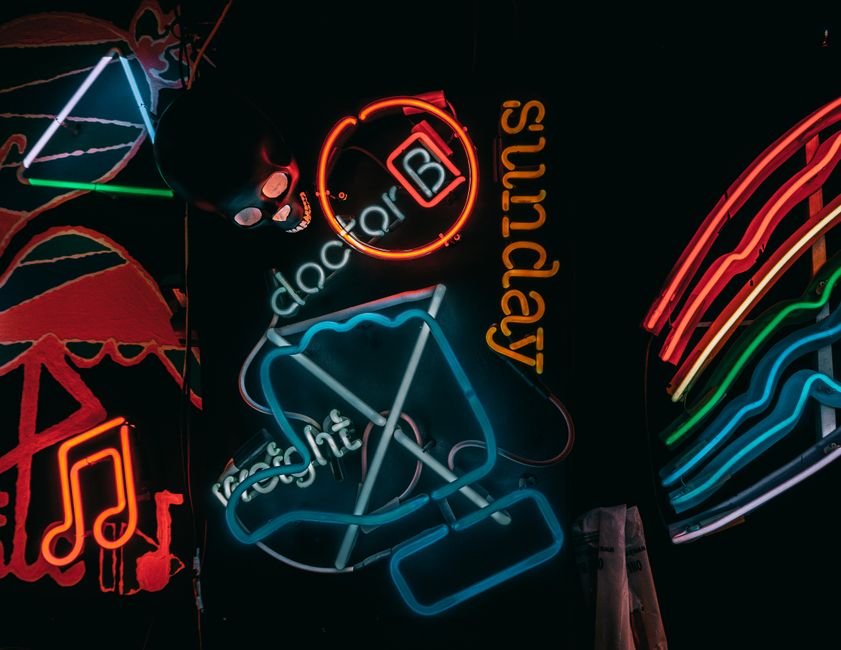 Sunday's Electric Dance: Moon Sparks Ideas and Ideals