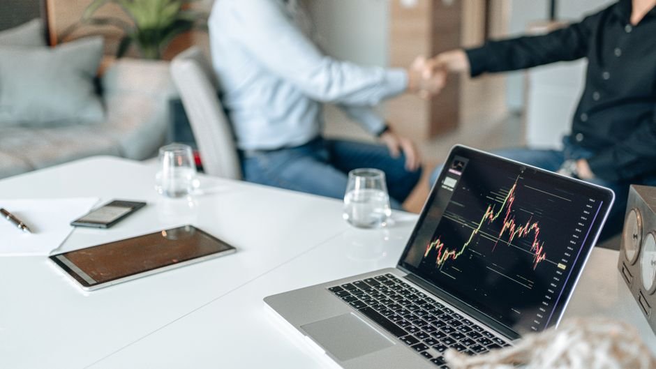Nielsen’s Power Grab: Why Their DoubleVerify Deal Is a Data Land-Grab, Not an AI Revolution
