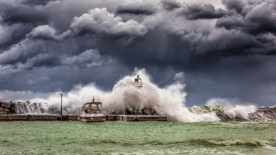 Tornado Warnings Surge: Why New Yorkers Are Glued to Weather Alerts This August