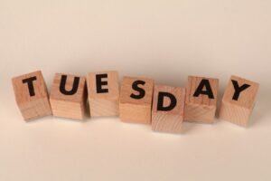 Tuesday's Turning Points: Reflections Beneath an Aquarius Moon
