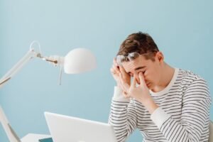 Your Eyes Are Melting: Why Tech Offices Still Ignore Screen-Induced Eye Damage in 2026
