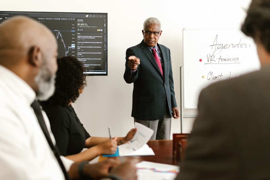 Stop Delegating, Start Leading: Why AI ‘Fluency’ Is the New Table Stakes for Real Decision-Makers
