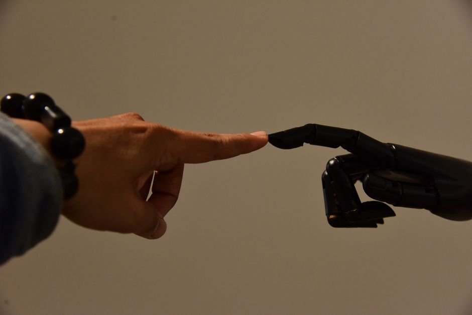 AI Still Stuck in the ‘Beige Trap’—Human Creativity Outpaces the Bots, Data Shows