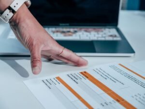 Digital Agencies Still Drowning in Spreadsheet Hell While the Front End Flexes AI Muscles
