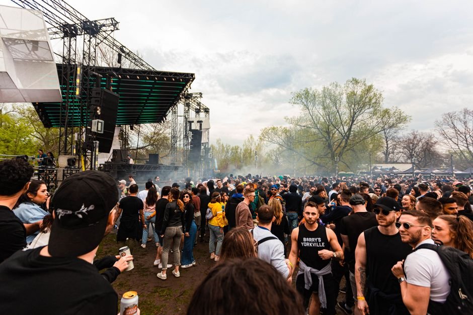 Jupiter Festival’s Big-Name Sponsors Couldn’t Hide a Sparse Debut
