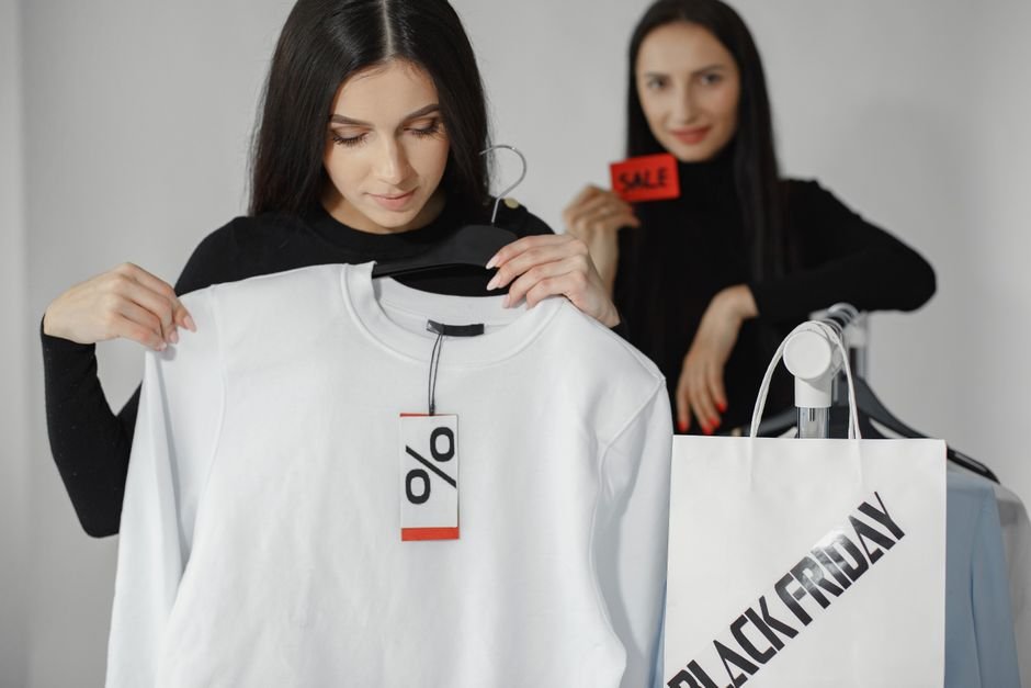 Retail’s Holiday Scam: Spend More, Get Less (And Thank the Discount Gods)