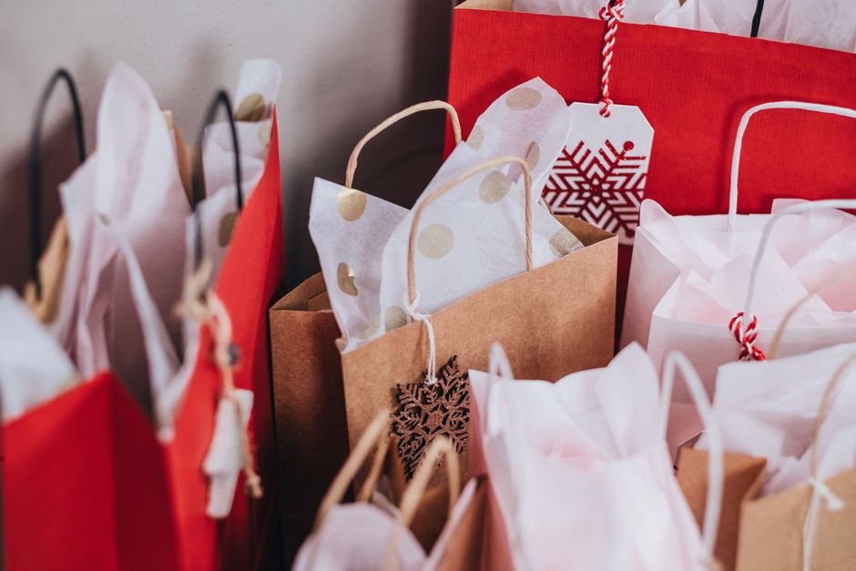Snapchat Releases 2026 Holiday Marketing Guide Targeting Gift Givers